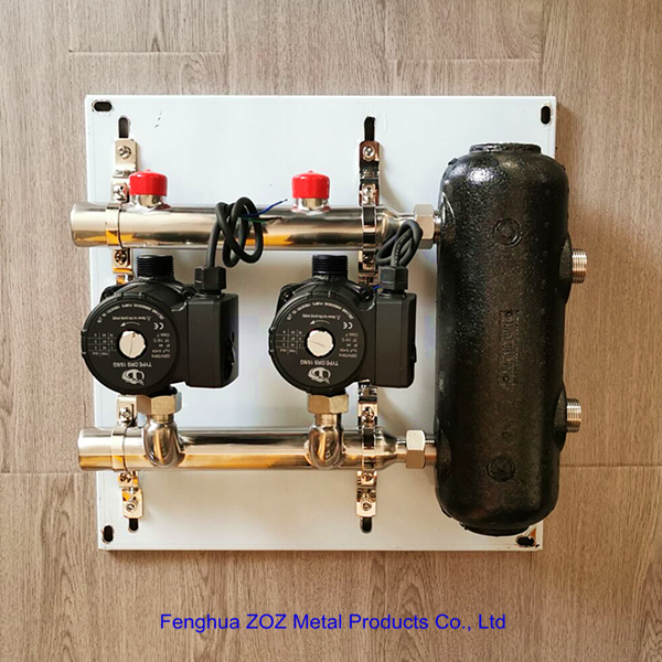 Hydraulic separator for heating and cooling